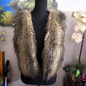 Jenny Han cropped faux fur vest in leopard print shades of grey size M
